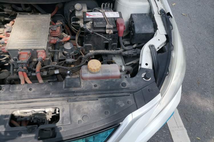 Used FORTHING S50 2019 Operational Version Engine Bay Left