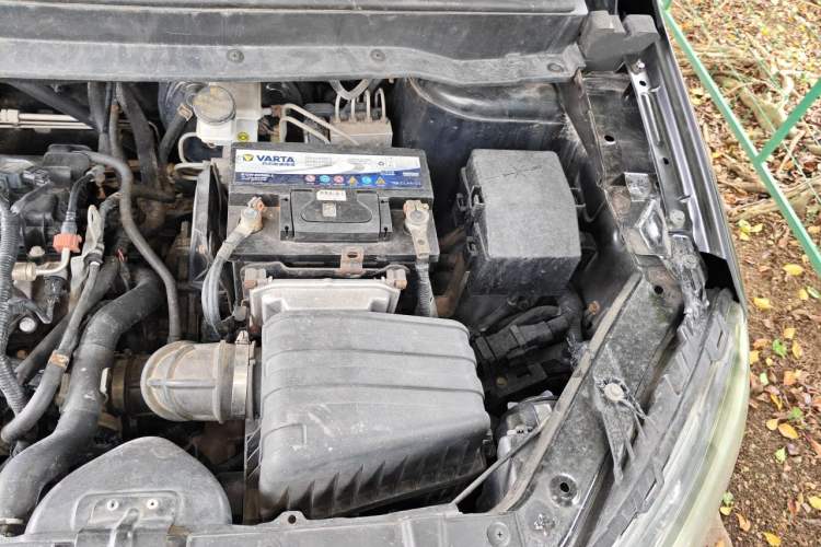 Used FORTHING S500 2016 1.6L CVT Luxury Edition Engine Bay Left