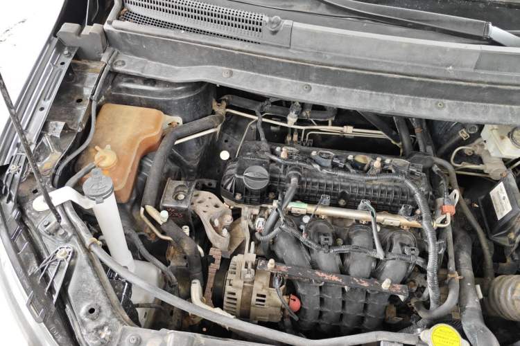 Used FORTHING S500 2016 1.6L CVT Luxury Edition Engine Bay Right