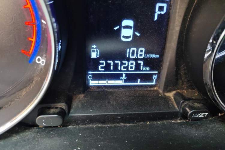 Used FORTHING S500 2016 1.6L CVT Luxury Model Odometer Close Up