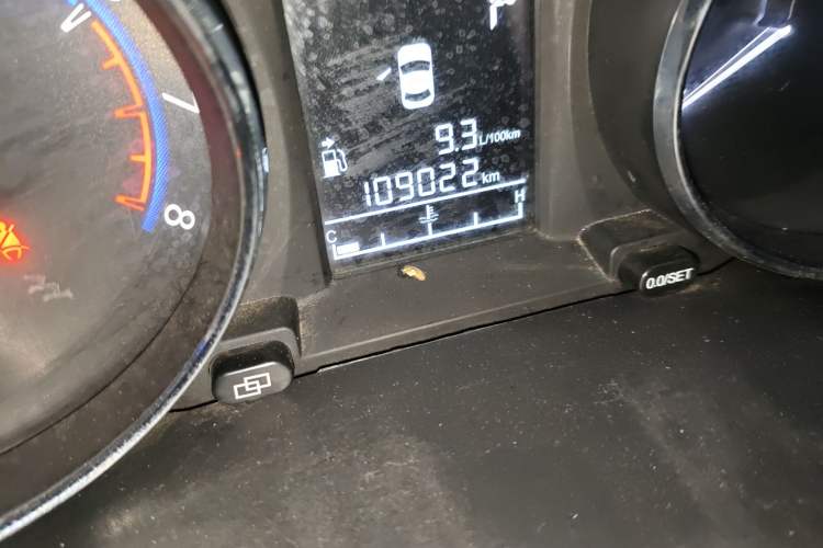 Used FORTHING S500 2016 1.6L CVT Luxury Model Odometer Close Up