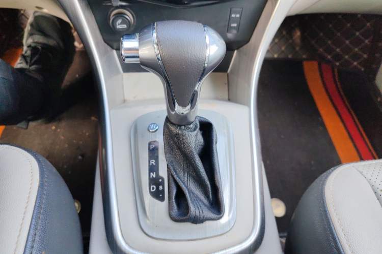 Used FORTHING S500 2016 1.6L CVT Luxury Edition Gear Lever