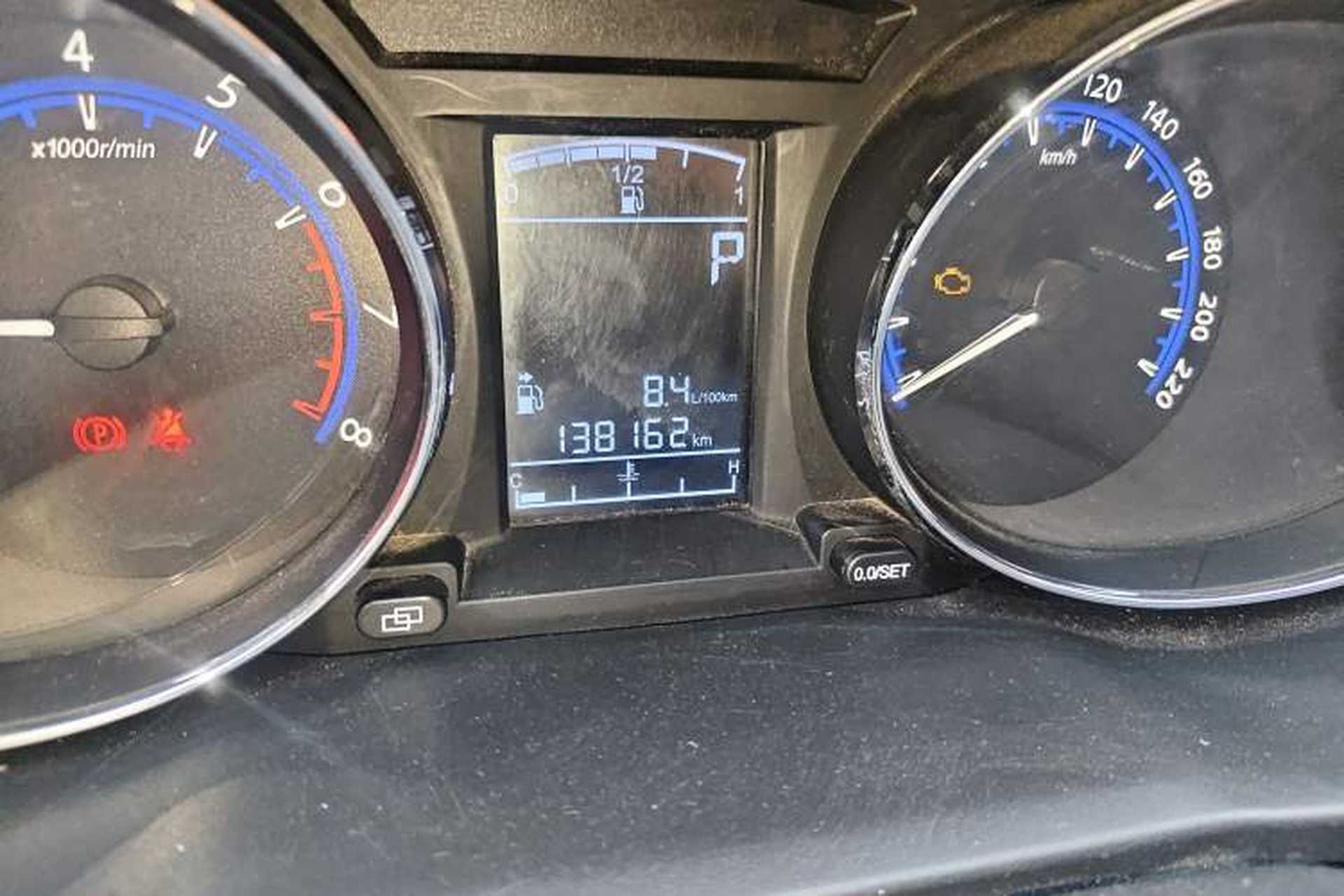 Used FORTHING S500 2016 1.6L CVT Deluxe Model Odometer Close Up