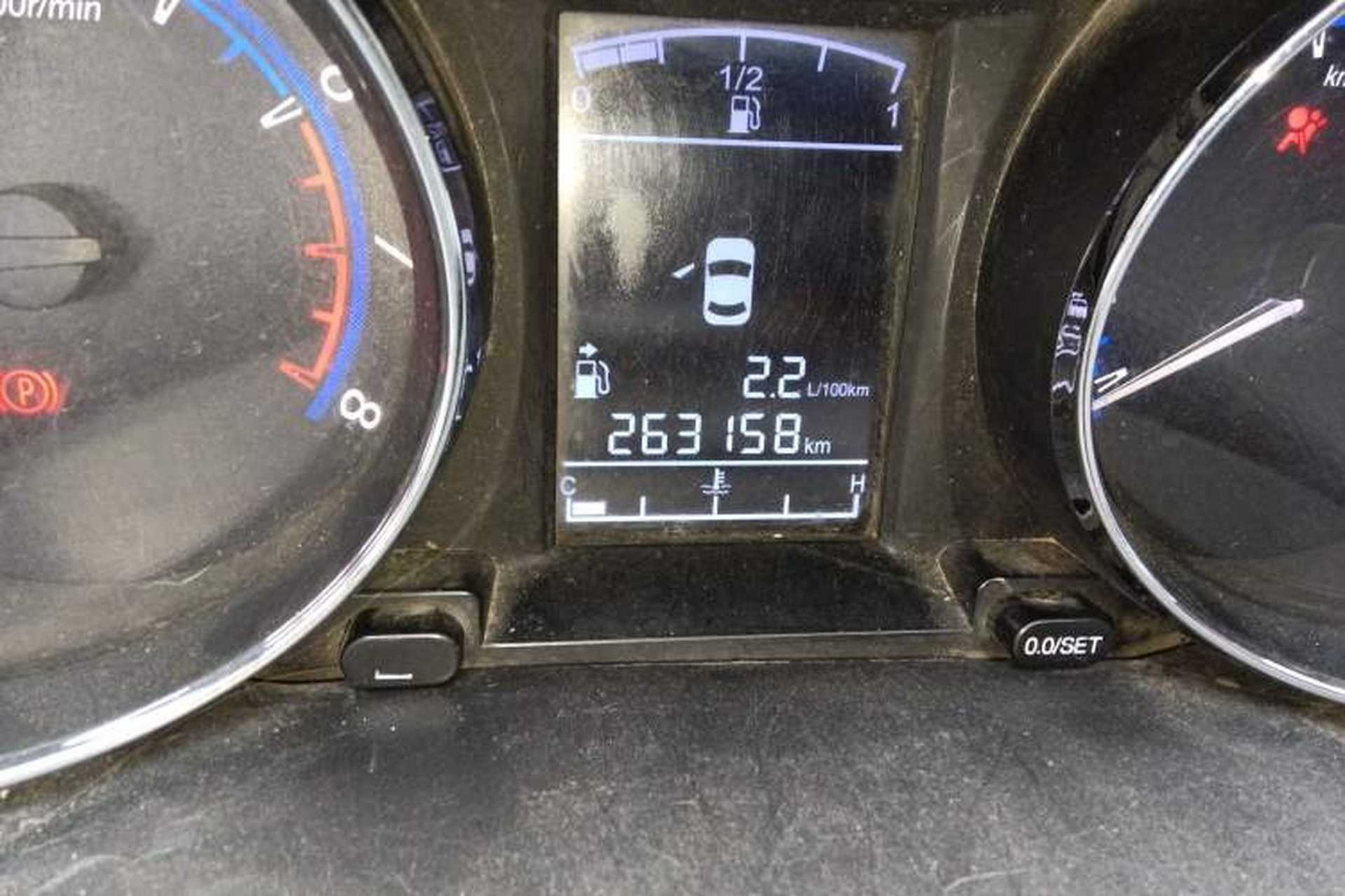 Used FORTHING S500 2016 1.6L Manual Luxury Edition Odometer Close Up