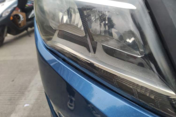 Used FORTHING S500 2016 1.6L CVT Luxury Model Right Front Headlight