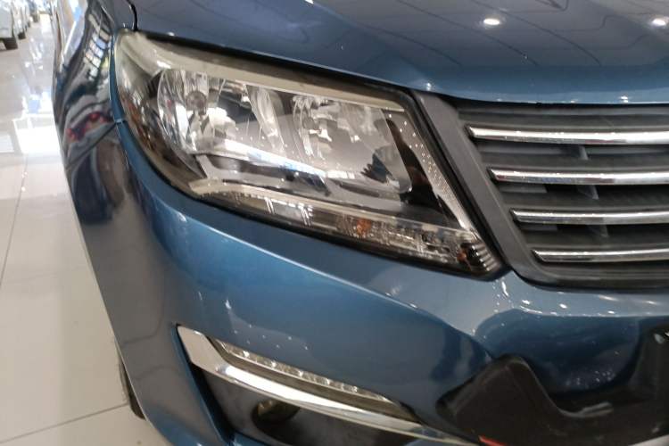 Used FORTHING S500 2016 1.5L Manual Luxury Model Right Front Headlight