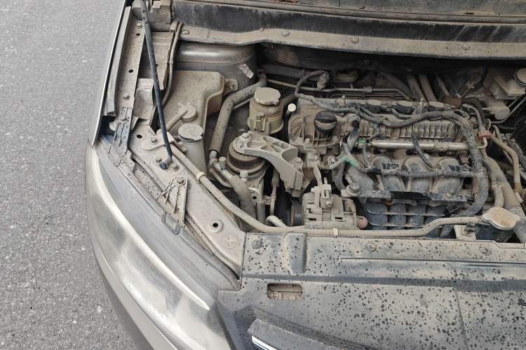 Used FORTHING S500 2016 1.6L Manual Luxury Model Engine Bay Right