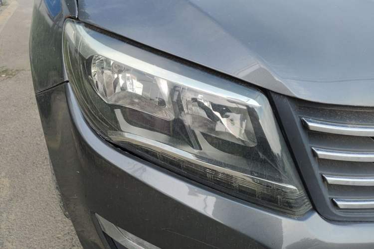 Used FORTHING S500 2016 1.6L CVT Deluxe Model Right Front Headlight