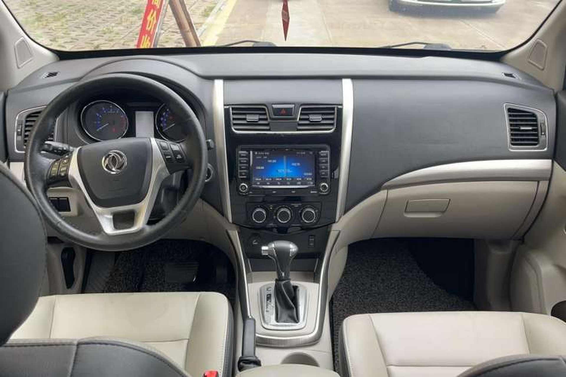 Used FORTHING S500 2016 1.6L CVT Deluxe Model Center Console