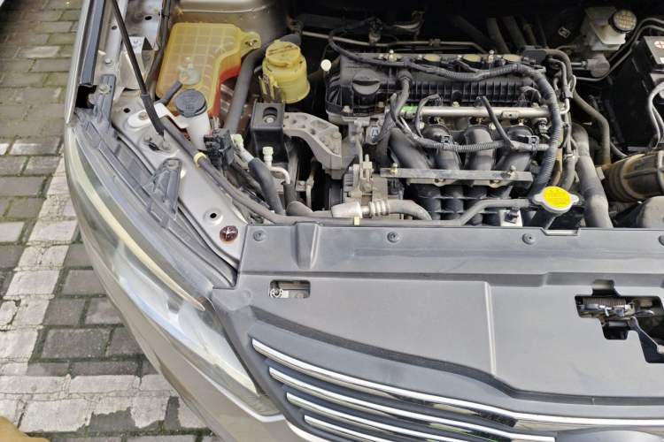 Used FORTHING S500 2016 1.6L Manual Luxury Edition Engine Bay Right