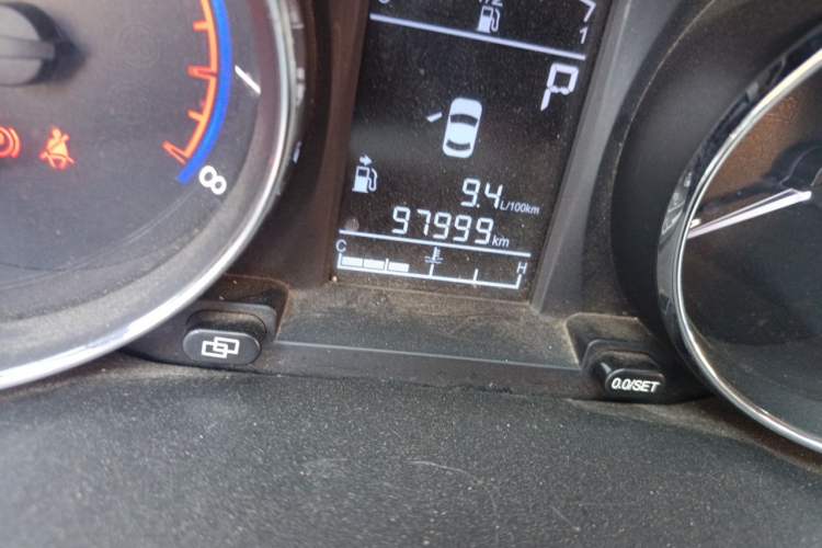 Used FORTHING S500 2016 1.6L CVT Deluxe Model Odometer Close Up