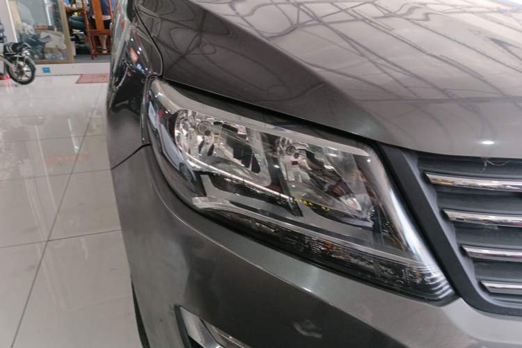 Used FORTHING S500 2016 1.6L CVT Luxury Edition Right Front Headlight