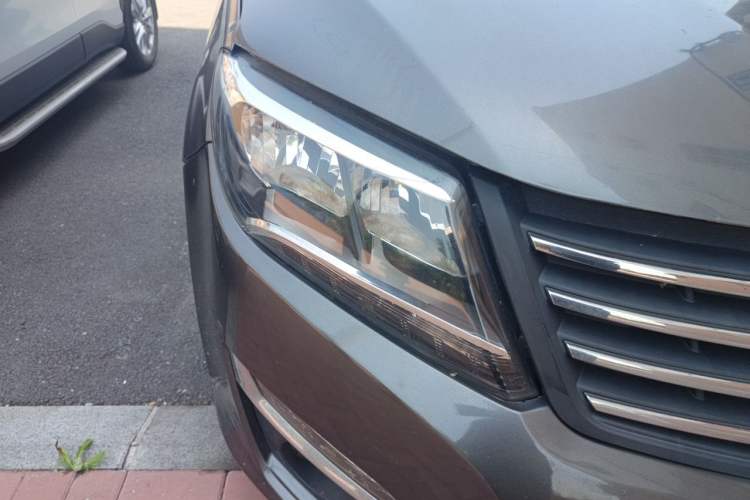 Used FORTHING S500 2016 1.6L CVT Deluxe Model Right Front Headlight