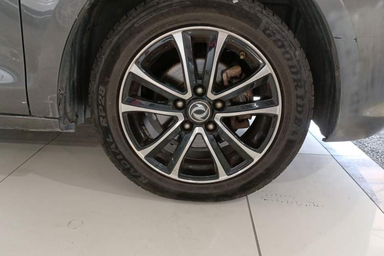 Used FORTHING S500 2016 1.6L CVT Luxury Edition Right Front Wheel Hub