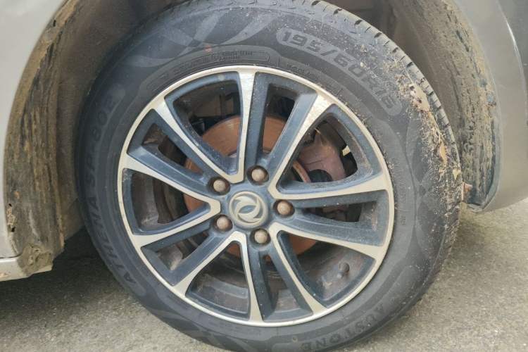 Used FORTHING S500 2016 1.5L Manual Comfort Model Right Front Wheel Hub