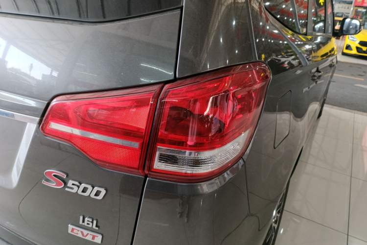 Used FORTHING S500 2016 1.6L CVT Luxury Edition Right Rear Taillight