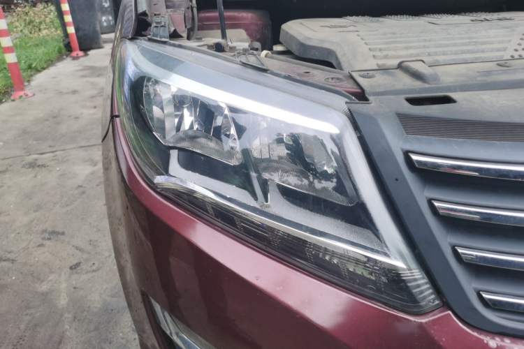 Used FORTHING S500 2016 1.6L Manual Luxury Edition Right Front Headlight