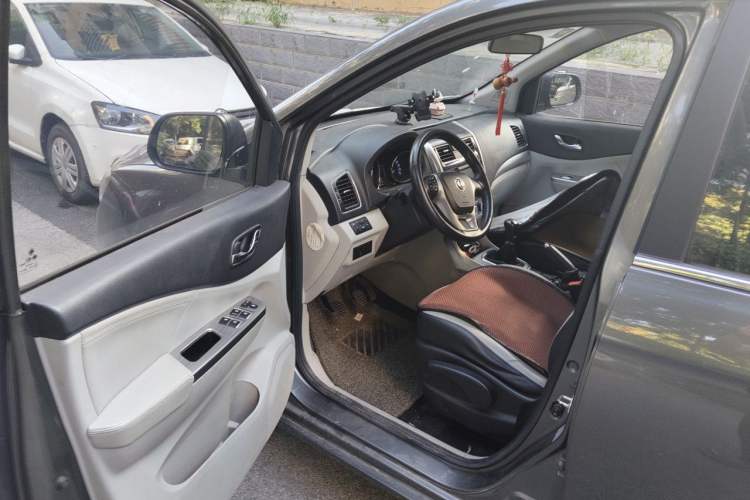 Used FORTHING S500 2016 1.6L Manual Luxury Model Driver Seat