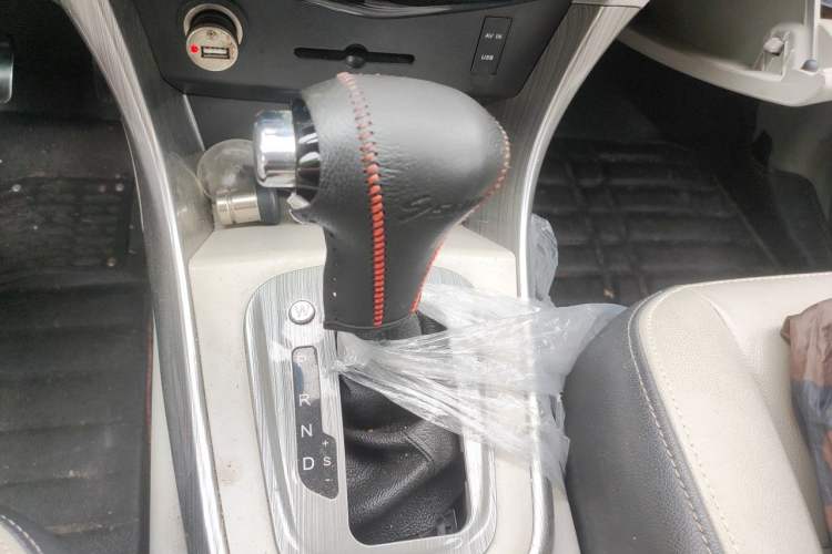 Used FORTHING S500 2016 1.6L CVT Luxury Model Gear Lever