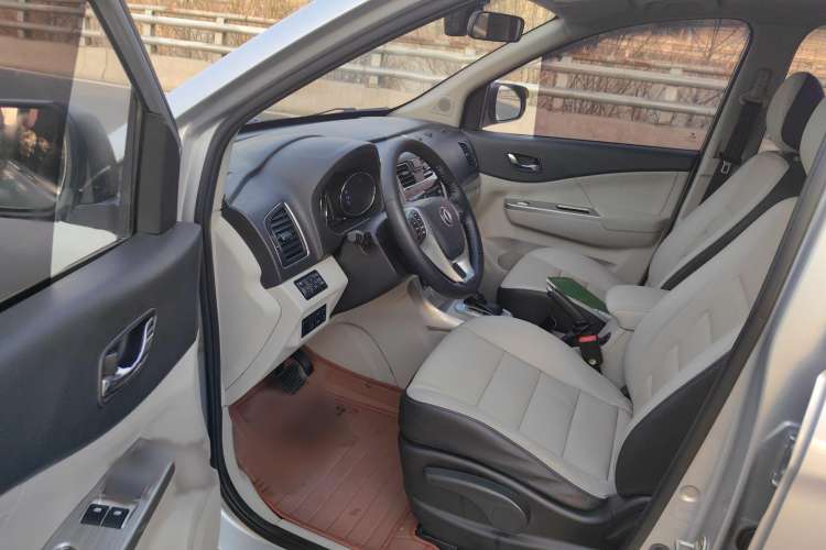 Used FORTHING S500 2016 1.6L CVT Luxury Edition Interior 2