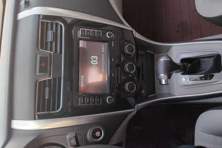 Used FORTHING S500 2016 1.6L CVT Luxury Edition Interior 5
