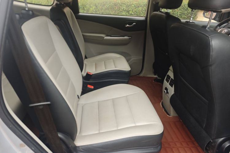 Used FORTHING S500 2016 1.6L Manual Luxury Edition Interior 6