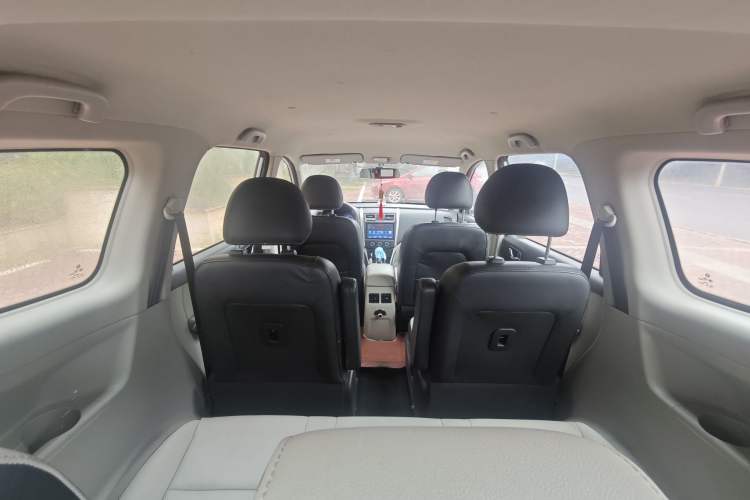Used FORTHING S500 2016 1.6L Manual Luxury Edition Interior 7