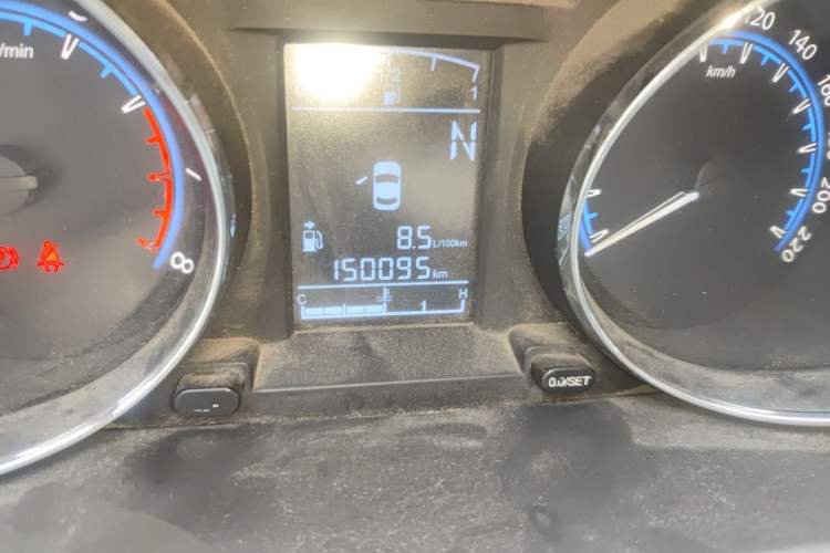 Used FORTHING S500 2016 1.6L CVT Luxury Model Odometer Close Up