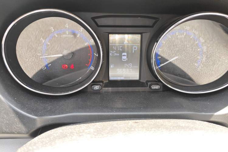Used FORTHING S500 2016 1.6L CVT Luxury Edition Odometer Close Up