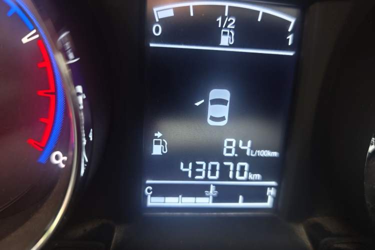 Used FORTHING S500 2016 1.6L Manual Luxury Edition Odometer Close Up