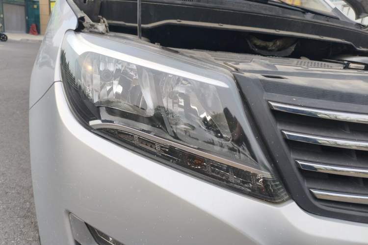 Used FORTHING S500 2016 1.6L CVT Deluxe Model Right Front Headlight