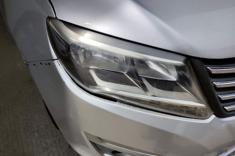 Used FORTHING S500 2016 1.6L CVT Deluxe Model Right Front Headlight