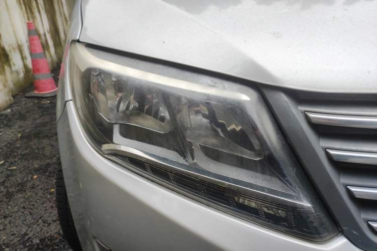 Used FORTHING S500 2016 1.6L CVT Luxury Model Right Front Headlight
