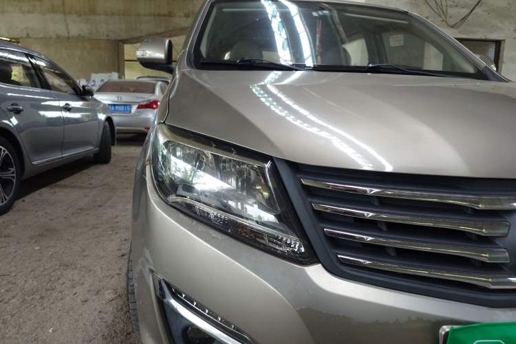 Used FORTHING S500 2016 1.6L CVT Luxury Model Right Front Headlight