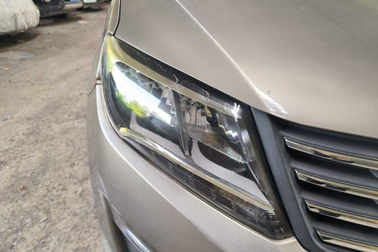 Used FORTHING S500 2016 1.6L CVT Luxury Model Right Front Headlight