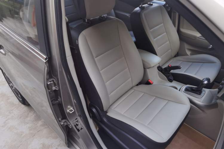 Used FORTHING S500 2016 1.6L CVT Deluxe Model Right Front Seat
