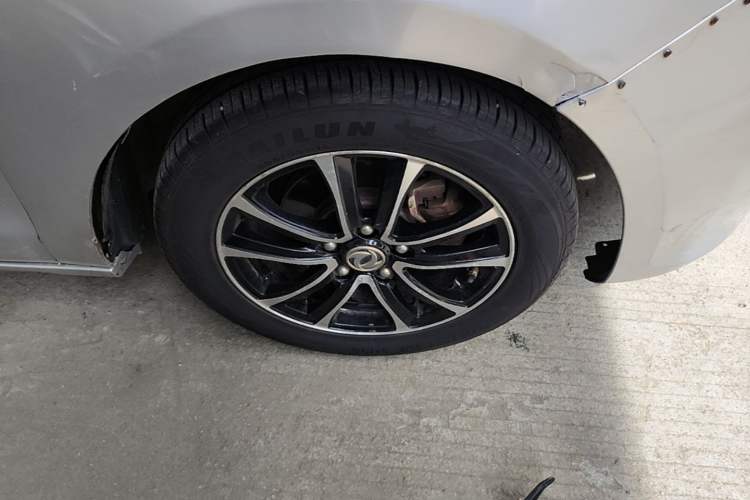 Used FORTHING S500 2016 1.6L CVT Deluxe Model Right Front Wheel Hub