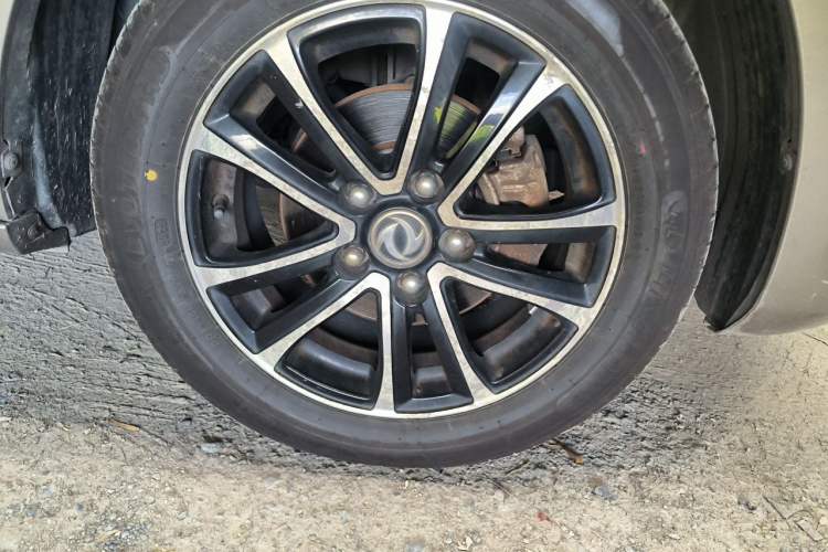 Used FORTHING S500 2016 1.6L CVT Luxury Model Right Front Wheel Hub