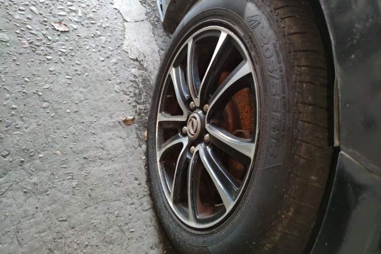 Used FORTHING S500 2016 1.6L CVT Deluxe Model Right Front Wheel Hub