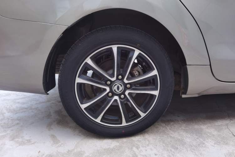 Used FORTHING S500 2016 1.6L CVT Deluxe Model Right Rear Wheel Hub