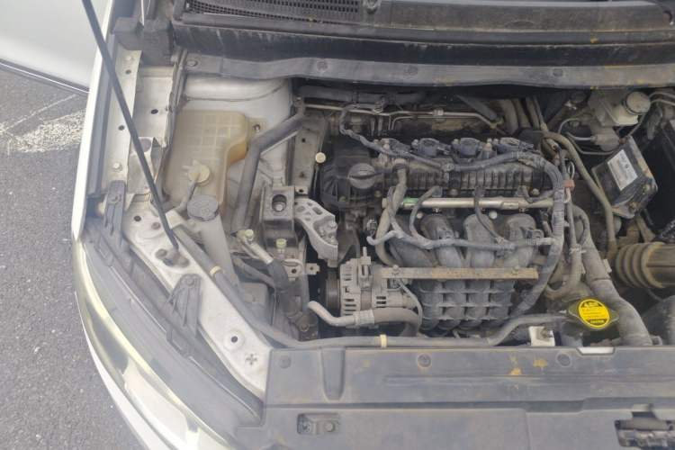 Used FORTHING S500 2016 1.6L CVT Luxury Edition Engine Bay Right
