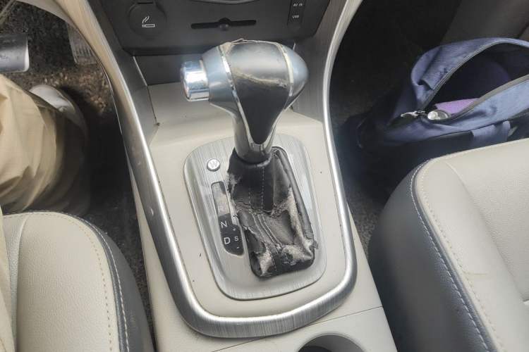 Used FORTHING S500 2016 1.6L CVT Luxury Model Gear Lever