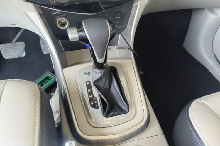 Used FORTHING S500 2016 1.6L CVT Deluxe Model Gear Lever