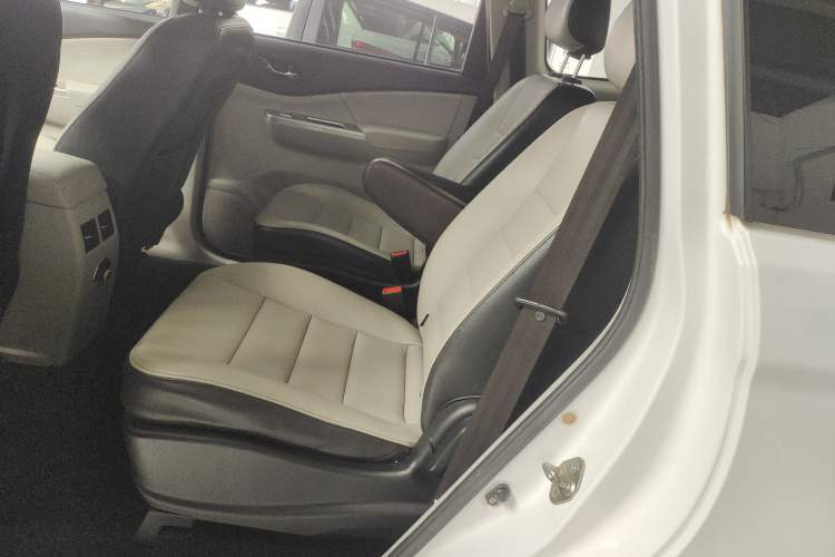 Used FORTHING S500 2016 1.5L Manual Comfort Model Interior 1