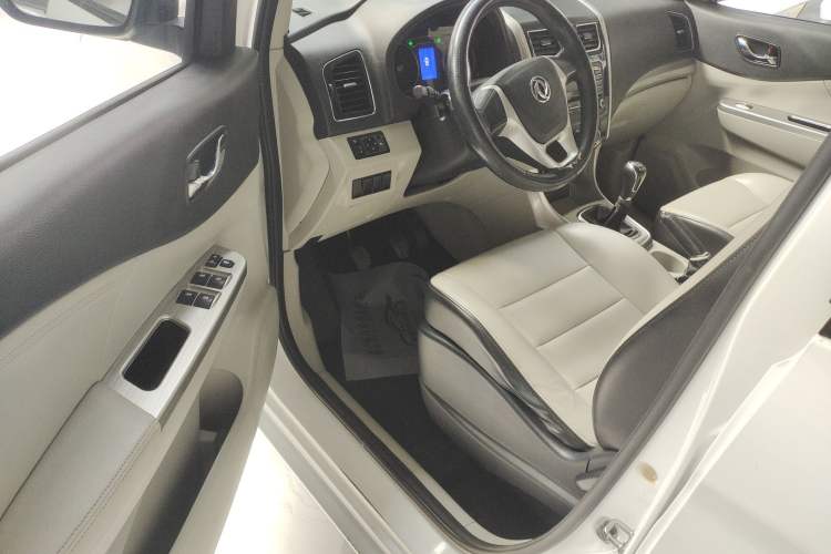 Used FORTHING S500 2016 1.5L Manual Comfort Model Interior 2