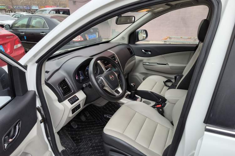 Used FORTHING S500 2016 1.6L Manual Luxury Version Left Front Seat