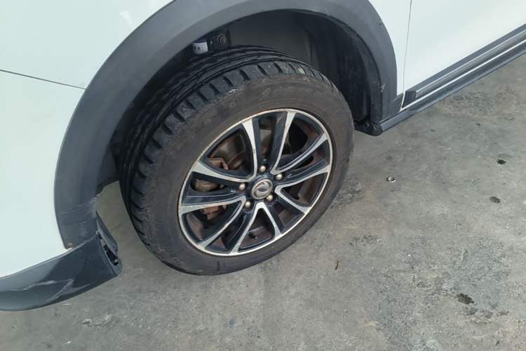 Used FORTHING S500 2016 1.6L CVT Deluxe Model Left Front Wheel Hub