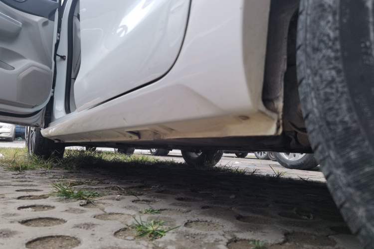 Used FORTHING S500 2016 1.6L CVT Luxury Model Left Side Sill