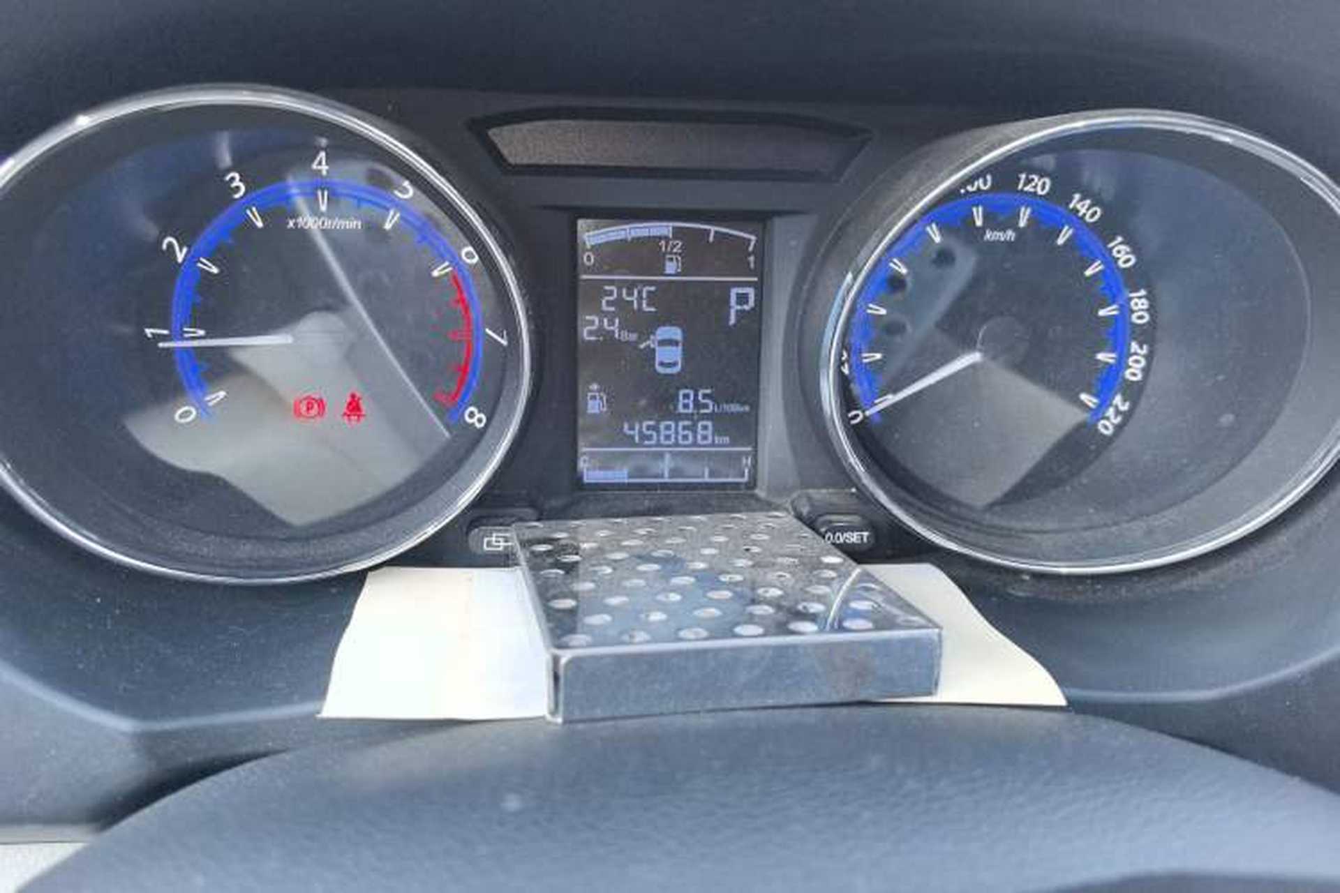 Used FORTHING S500 2016 1.6L CVT Deluxe Model Odometer Close Up