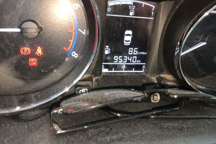 Used FORTHING S500 2016 1.6L Manual Luxury Model Odometer Close Up